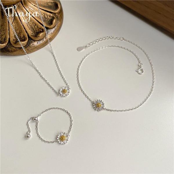 Thaya S925 Silver Daisy Jewelry Set