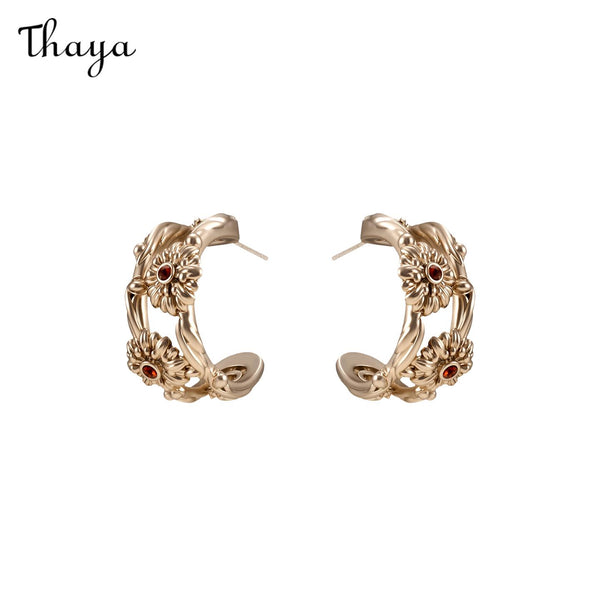 Thaya Daisy  Retro C-Circle Earrings