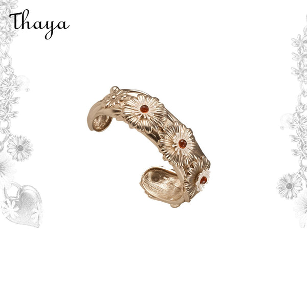 Thaya Daisy French Retro Bracelet
