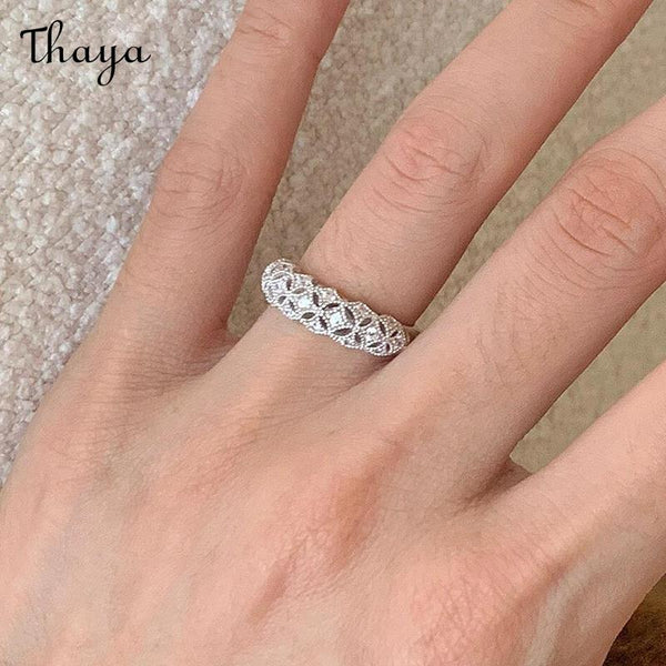 Thaya Flower Pattern Hollow Ring
