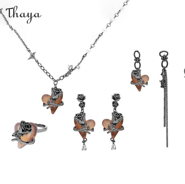 Thaya Warm Orange Heart Rose Set