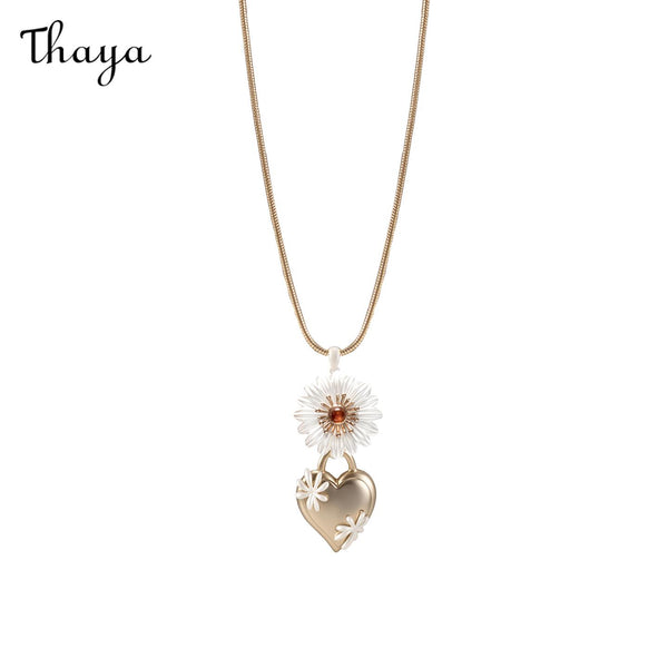 Thaya Daisy Retro Heart Layered necklace