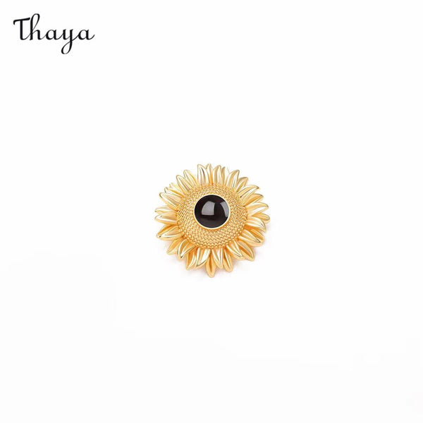 Thaya Personalized Sunshine Flower Photo Necklace