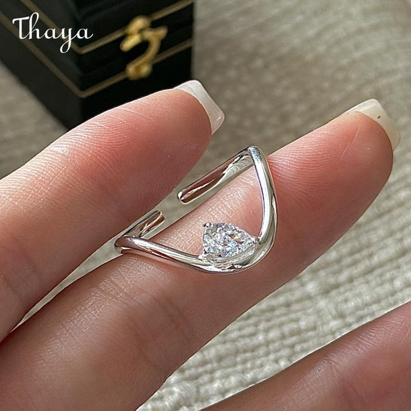 Thaya S925 Silver Retro Fireworks Cut  Ring