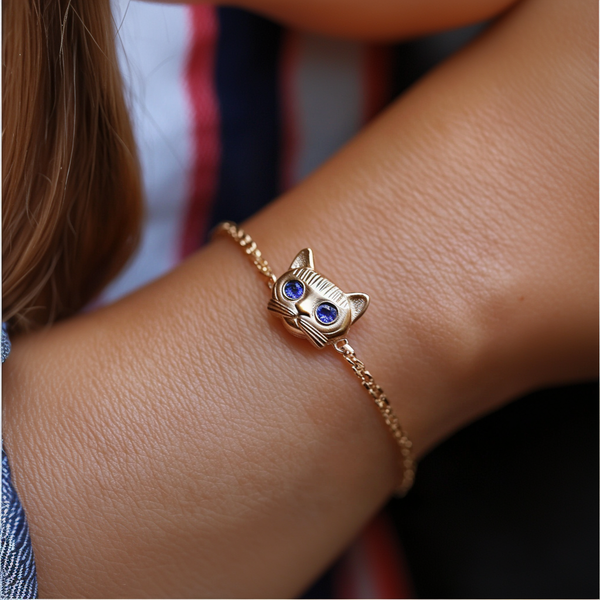 Thaya Crystal Eyes Cat Stylish Bracelet