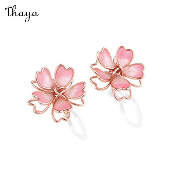 Dreidimensionale Kirschblüten-Ohrringe aus Thaya-Emaille